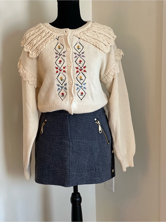 Zara Sweaters - Cream Embroidered Knit Top sweater